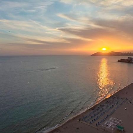 Estupendo Apartamento En Planta 23 Primera Linea Бенидорм Экстерьер фото
